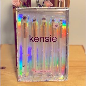 🔴SOLD!! 🌸 Kensie Eye Brush Set